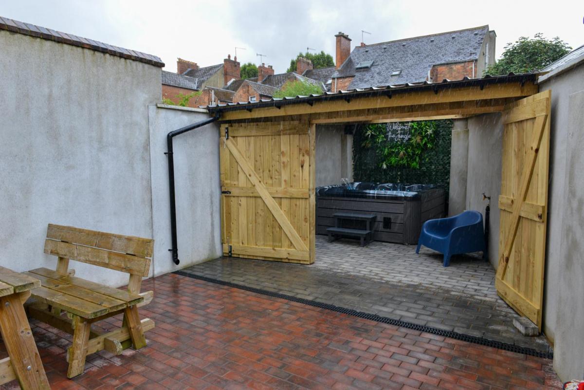 Esterville 1 And 2 Bedrooms Hot Tub Availability *
