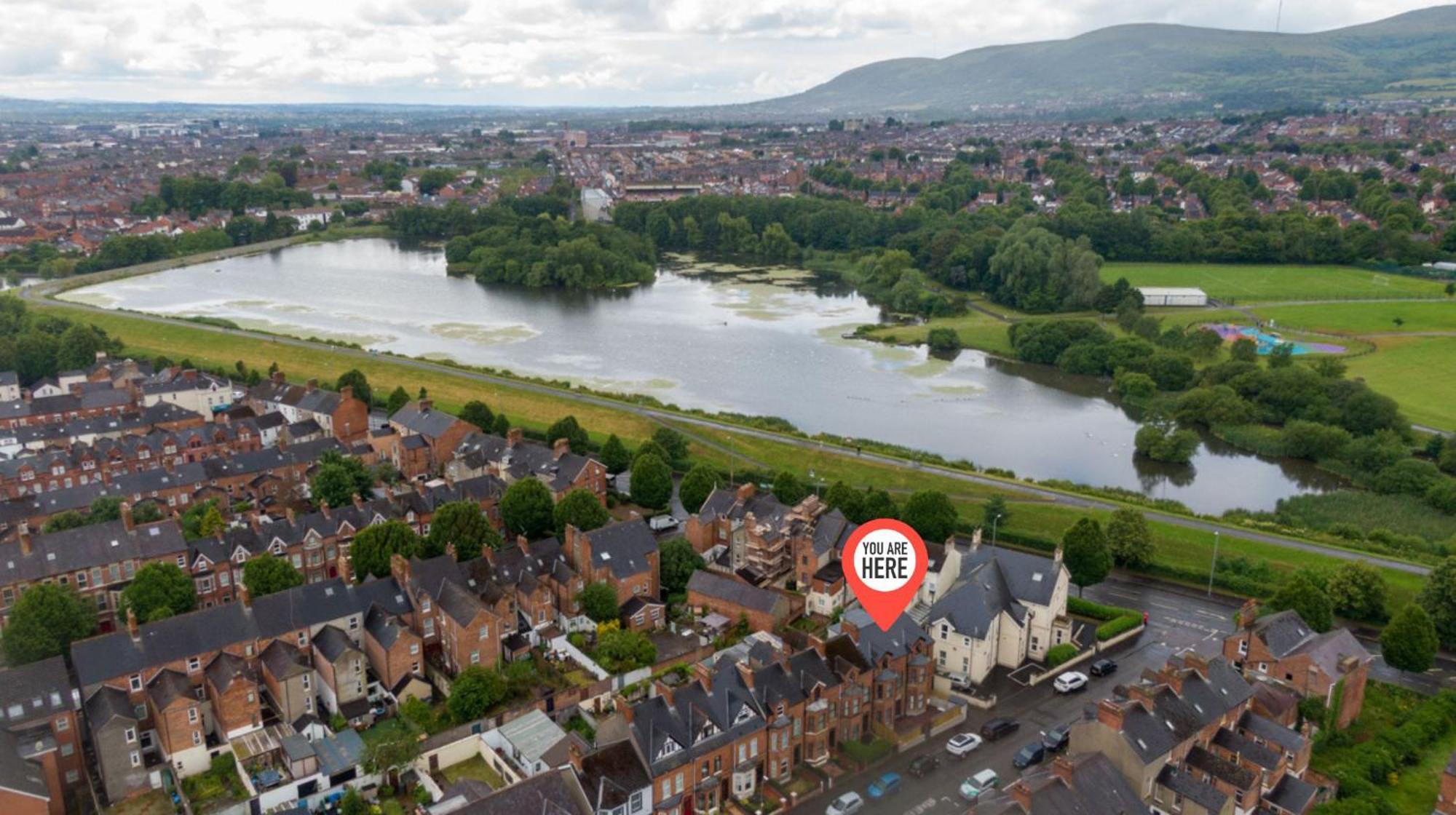 Esterville 1 And 2 Bedrooms Hot Tub Availability * Belfast