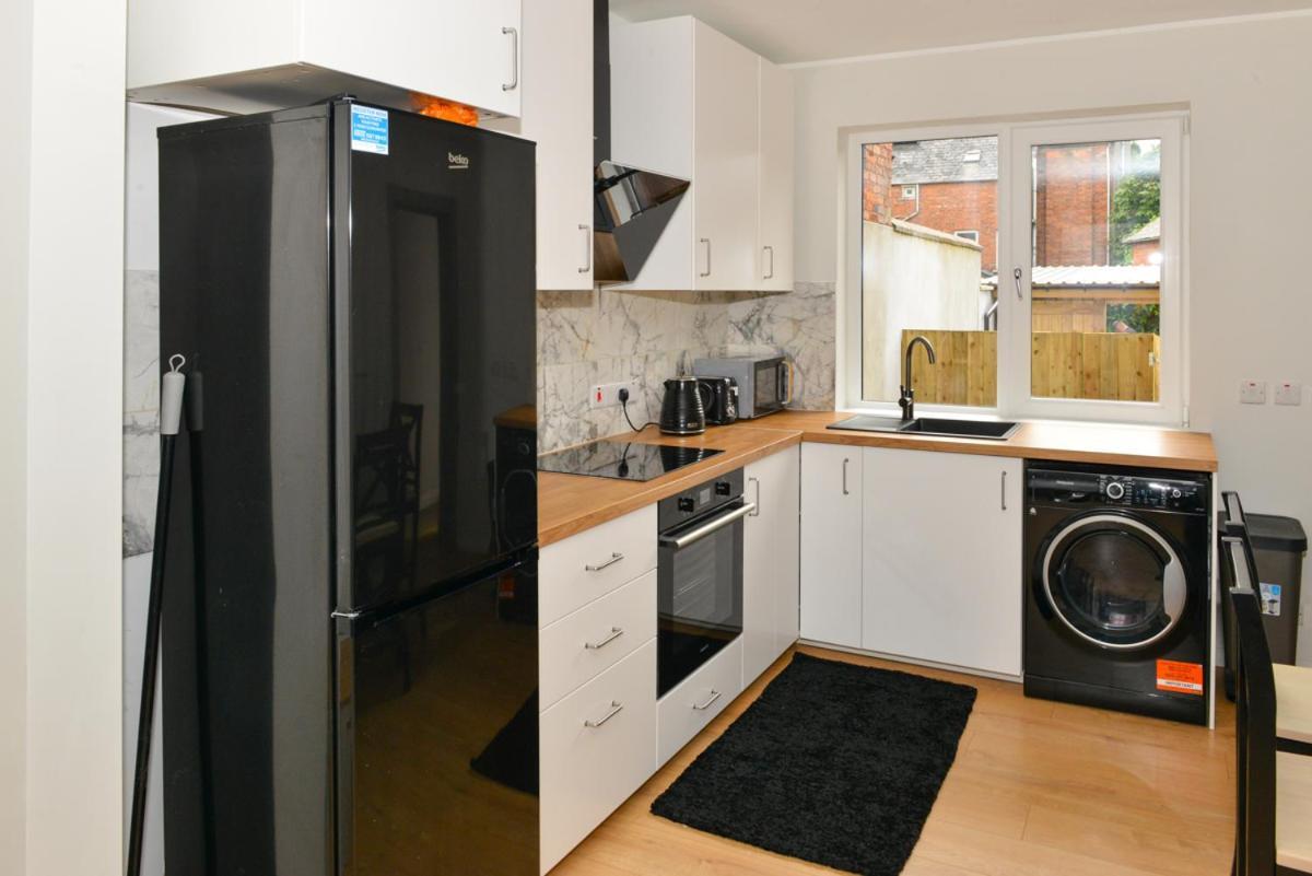 Esterville 1 And 2 Bedrooms Hot Tub Availability Belfast