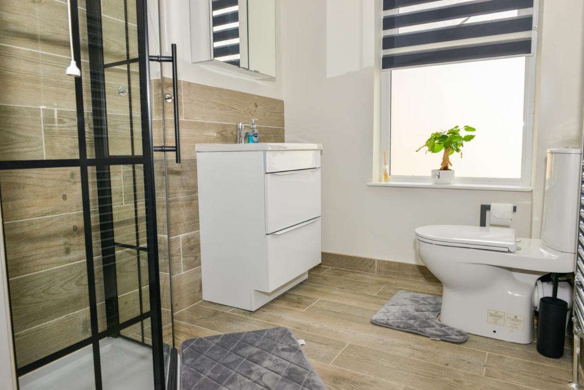 Apartment Esterville 1 And 2 Bedrooms Hot Tub Availability