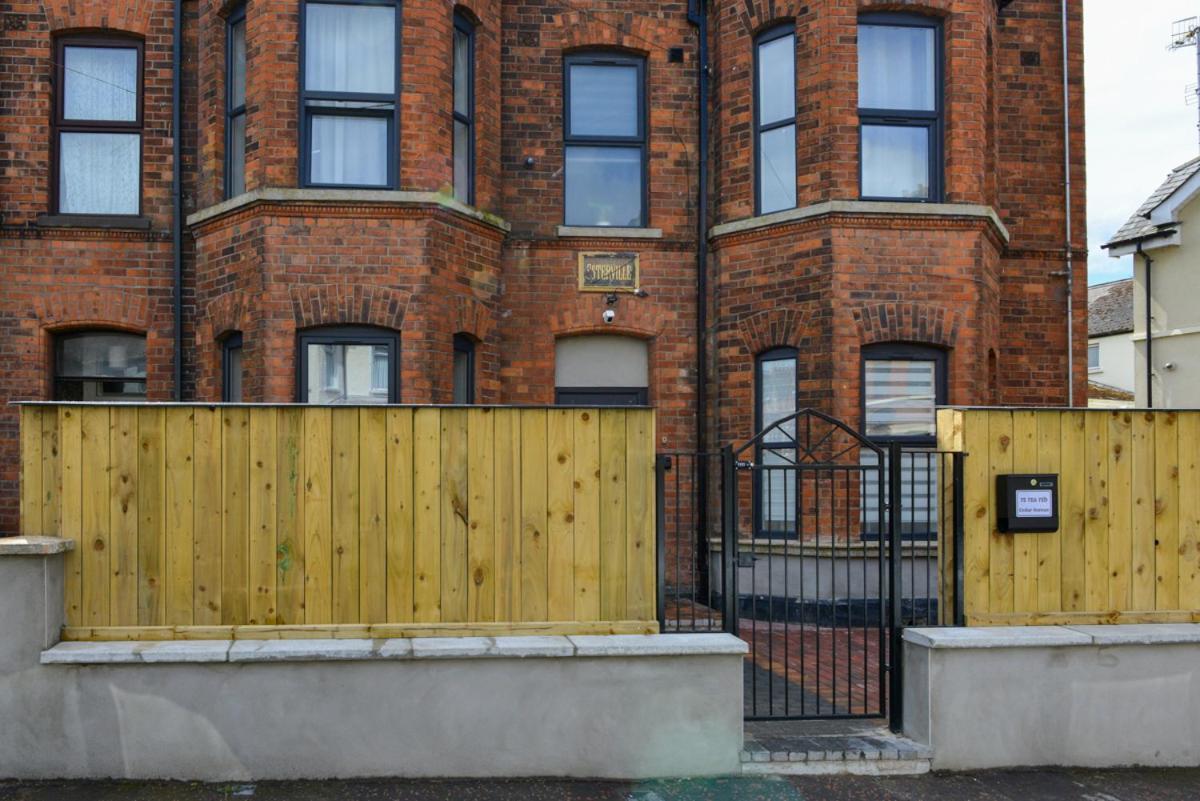 Esterville 1 And 2 Bedrooms Hot Tub Availability Apartment *