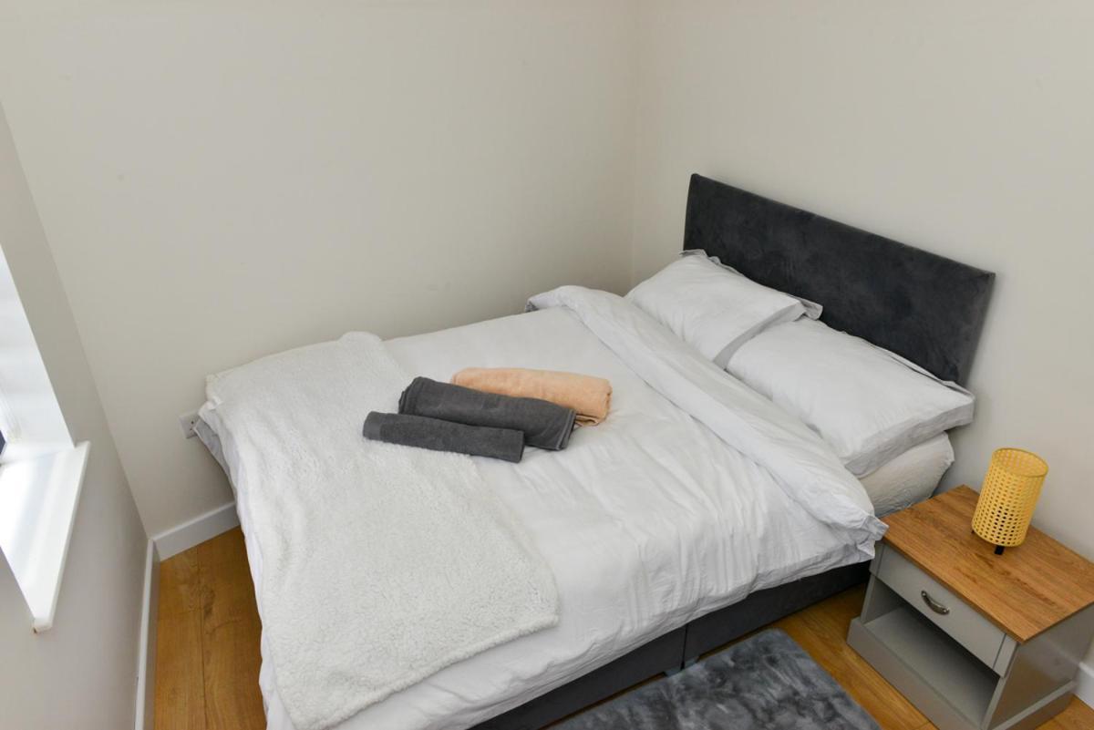 Esterville 1 And 2 Bedrooms Hot Tub Availability
