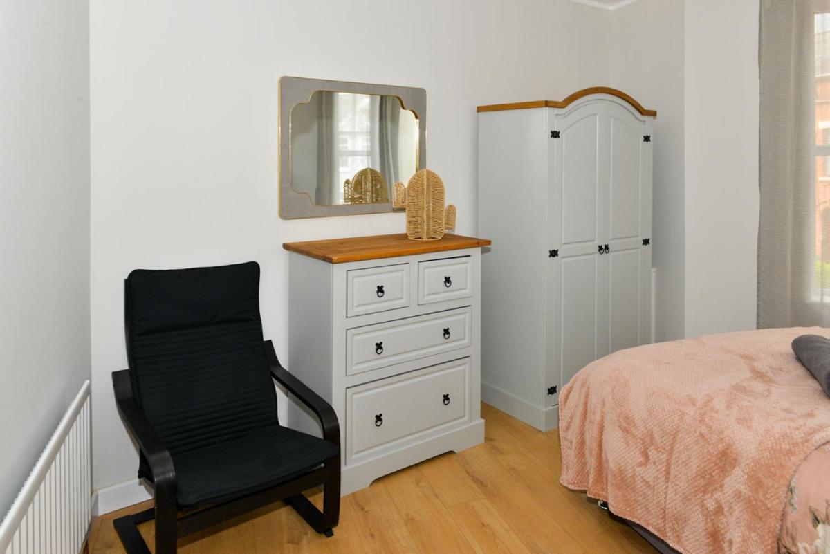 Esterville 1 And 2 Bedrooms Hot Tub Availability Apartment *